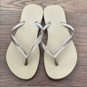 Women’s gold slim Havaianas sandals